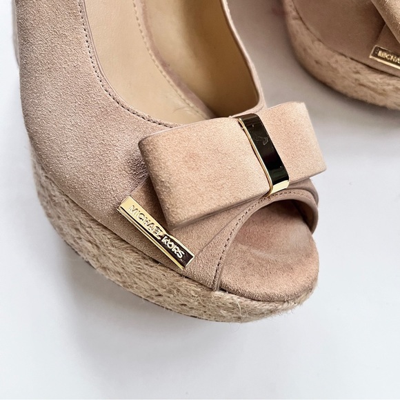 Michael Kors Wedge Sandals Tan Suede Meg Bow Peep Toe Espadrilles Size 9 - Picture 4 of 10
